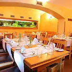 U Divadla - Czech Leading Otel Prag