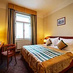 U Divadla - Czech Leading Otel Prag