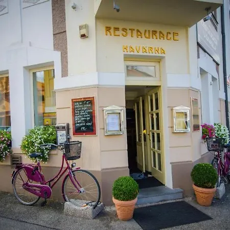 Hotell U Divadla - Czech Leading 4*