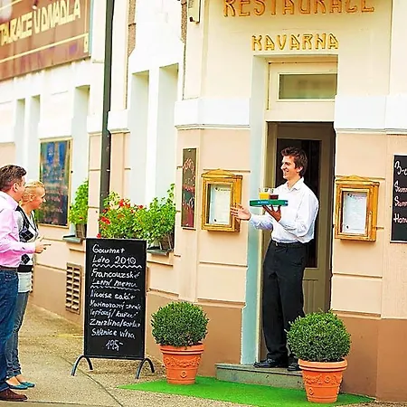 Hotel U Divadla - Czech Leading 4*